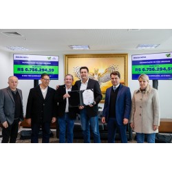 Governo do Paraná libera mais R$ 66,7 milhões para 14 municípios no Asfalto Novo, Vida Nova